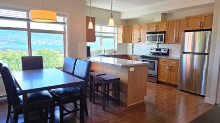 Copper Sky FURNISHED 2 bd, 2 bath condo - Photo 2