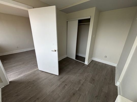 1101-420 Parkdale Ave - Photo 1