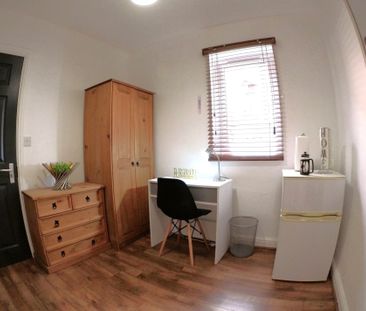 128 Monks Road, Lincoln, Lincolnsire, LN2 5PH - Photo 2