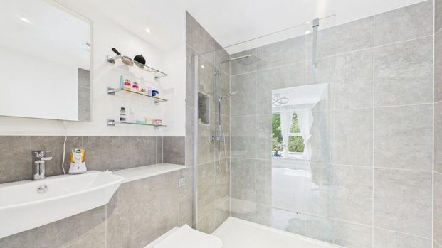4 bedroom detached house to rent - Photo 1