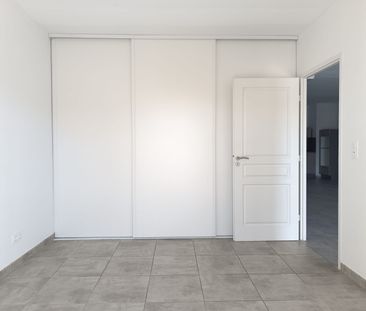 Location Appartement 3 pièces 71m² NARBONNE 11100 - Photo 3