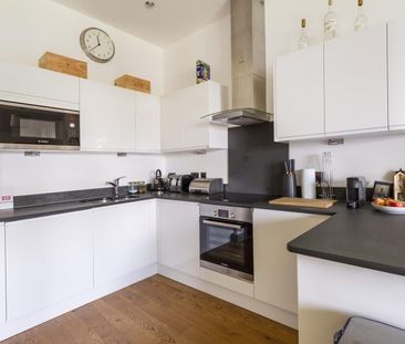 2 Bed Flat - Photo 5