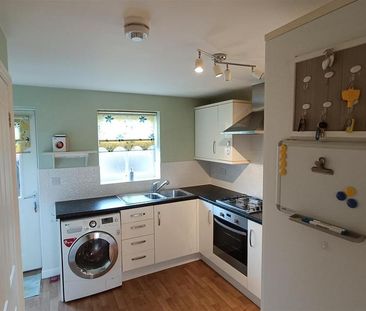 2 bedroom end of terrace house to rent - Photo 5