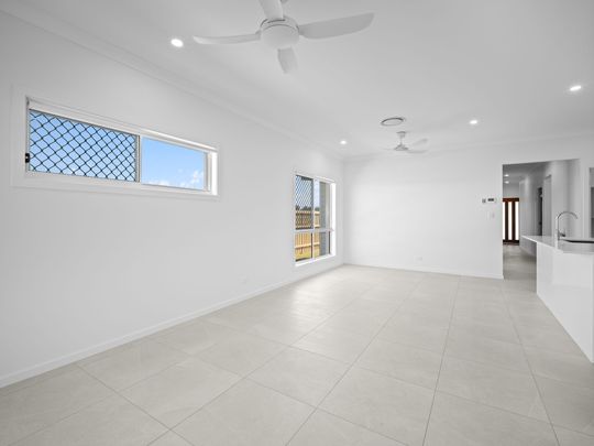 10 Furphy Street, Walloon QLD 4306 - House For Rent | Domain - Photo 1