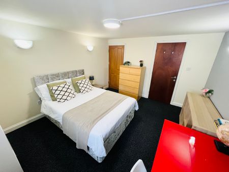 2 Bed Student Accommodation - Photo 3