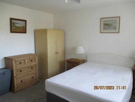 2 bedroom flat to rent - Photo 5