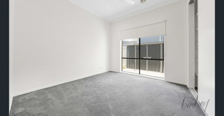 Modern Family Experience - Photo 5