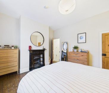 4 bedroom terraced house to rent - Photo 6