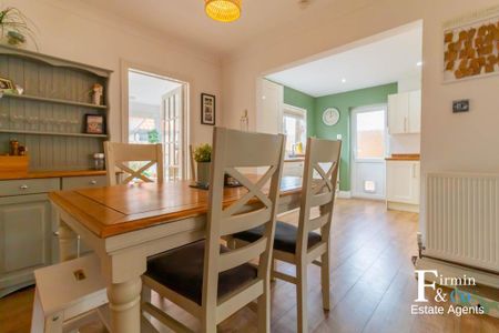 4 bedroom detached house to rent - Photo 5