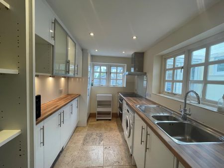 3 bedroom terraced house to rent - Photo 2