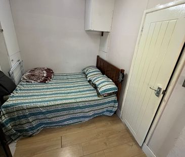 Studio Flat, Midhurst Avenue, CR0 - Photo 3