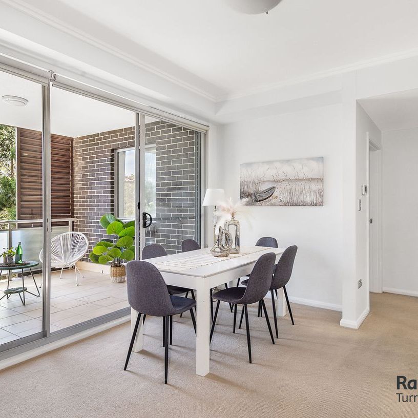 Stunning, Light-Filled Second-Floor Apartment in Prime Turramurra - Photo 1