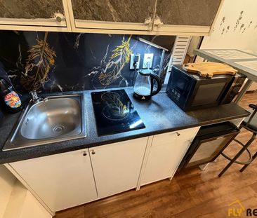 PRENÁJOM ZARIADENEJ GARSÓNKY BRATISLAVA – STARÉ MESTO za 600 EUR/me... – Fotografia 4