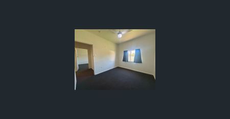 Charming and Neat Home in Quiet Location - Photo 3