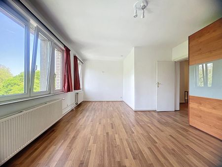 Cinquantenaire: Stunning 2-Bedroom Duplex - Photo 3