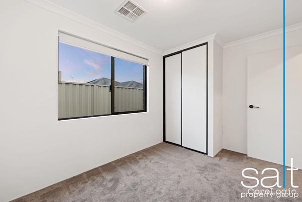 11 Lancaster Loop, Piara Waters - Photo 1