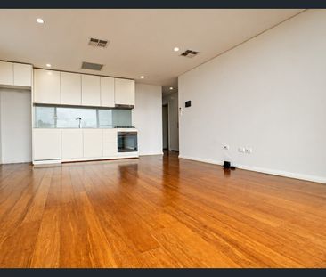 Stylish One-Bedroom Apartment with Brand-New Flooring Throughout - Photo 2