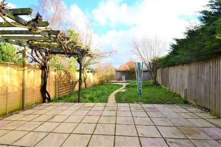 Coldwaltham, West Sussex, RH20 - Photo 2