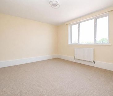 3 bedroom flat to rent - Photo 5