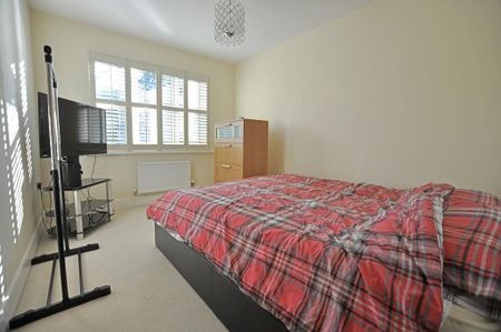 2 bedroom ground floor flat to rent - Photo 3