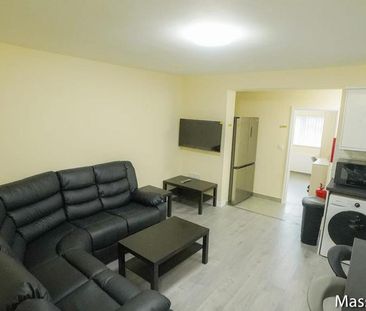 6 bedroom semi-detached house to rent - Photo 4