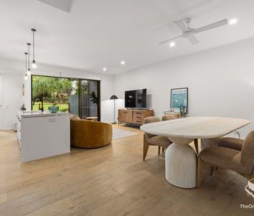 Elegant 4-Bedroom Townhouse in Premium Complex with Resort-Style Pool - Photo 4