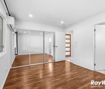 Spacious Family Home with Two Ensuited Bedrooms - Photo 3