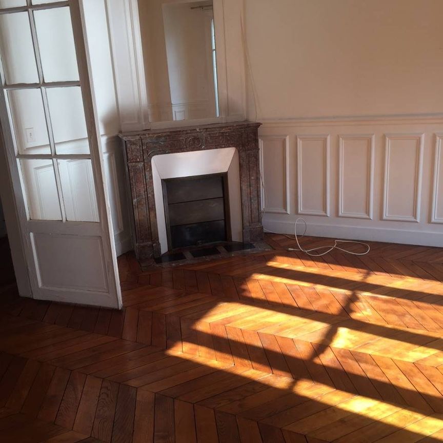 Location Appartement 4 pièces 96m² PARIS 15ème - Photo 1