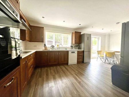 Longmoor Road, Liphook, Hampshire, GU30 - Photo 4