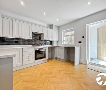 4 bedroom terraced house to rent - Photo 2