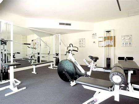 105/632 St Kilda Road - Photo 2