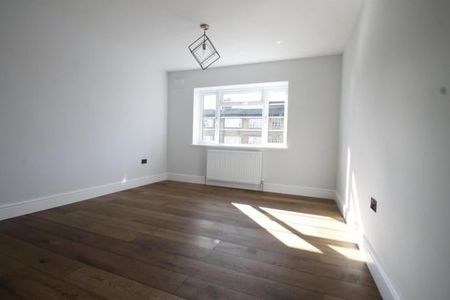 2 Bed Flat, Streatham Court, SW16 - Photo 2