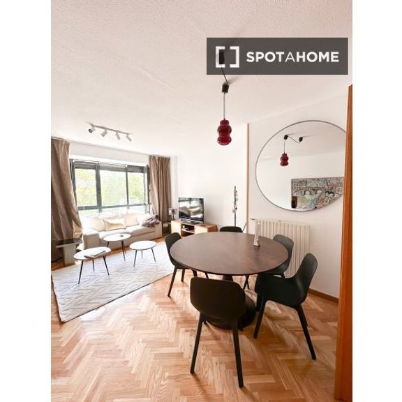 4 room luxury Flat for rent in Madrid, Spain - Foto 1