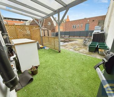 1 bedroom in a house share to rent - Photo 4