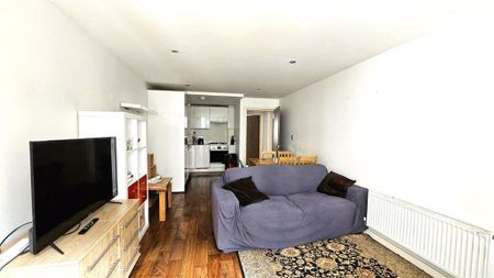 3 bedroom apartment to rent - Photo 2