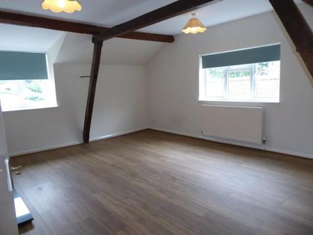 2 bedroom maisonette to rent - Photo 3