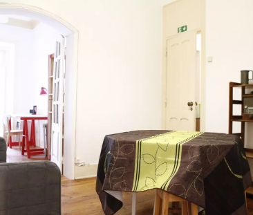 Red room in 3-bedroom house in São Domingos de Benfica - Foto 4