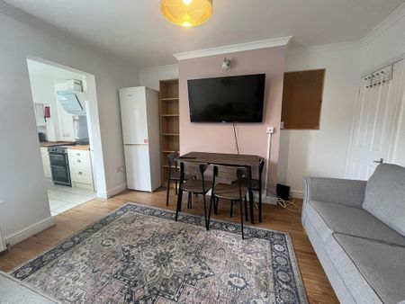 4 bedroom terraced house to rent - Photo 2