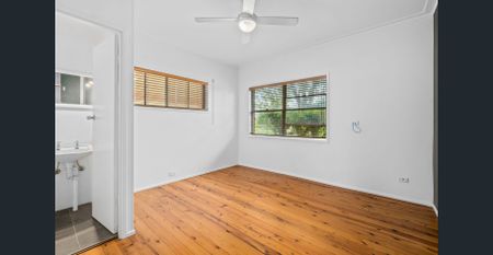 Prime Location, 3-Bedroom House with Stunning Views - Photo 2