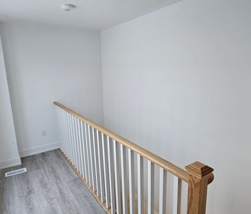 For Lease - 23 Canton Lane Unit# 43, Whitchurch-Stouffville, Ontario - Photo 4