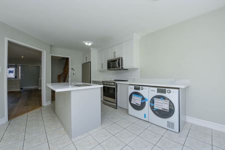 For Lease - 6416 Hampden Woods Road, Mississauga, Ontario - Photo 3