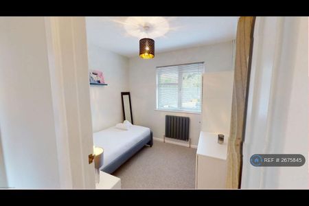 3 bedroom bungalow to rent - Photo 4