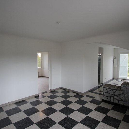 Location appartement 5 pièces, 140.00m², Espéraza - Photo 1