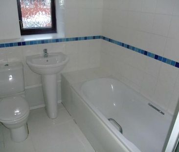 2 bedroom semi-detached house to rent - Photo 6