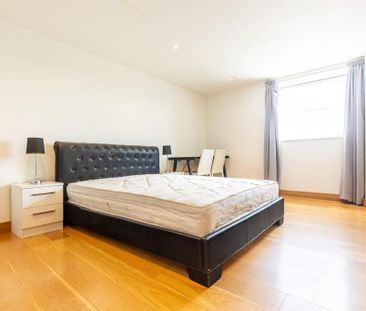 2 bedroom penthouse to rent - Photo 3