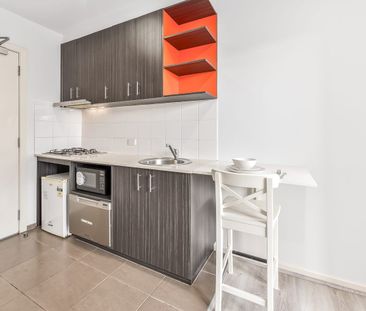 STUDENT APARTMENT - GAS INCLUDED IN RENT!! - Photo 3