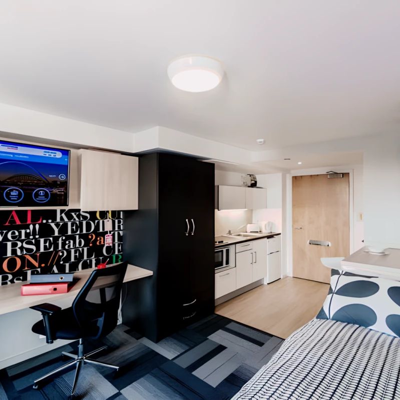 Platinum Studio - Photo 1
