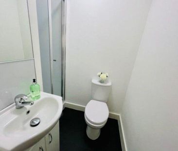 1 bedroom in a house share to rent - Photo 5