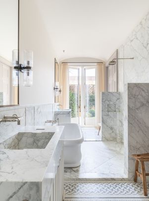 Location Appartement de luxe Paris 7 6 Pièces 232 m² - Photo 1