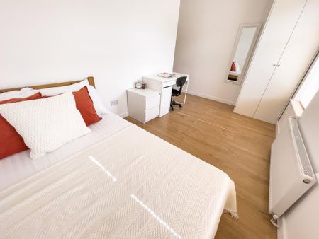 4 bedroom terraced house to rent - Photo 2